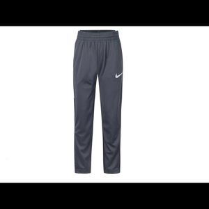 Boy’s Nike straight sweatpants NWT size 4